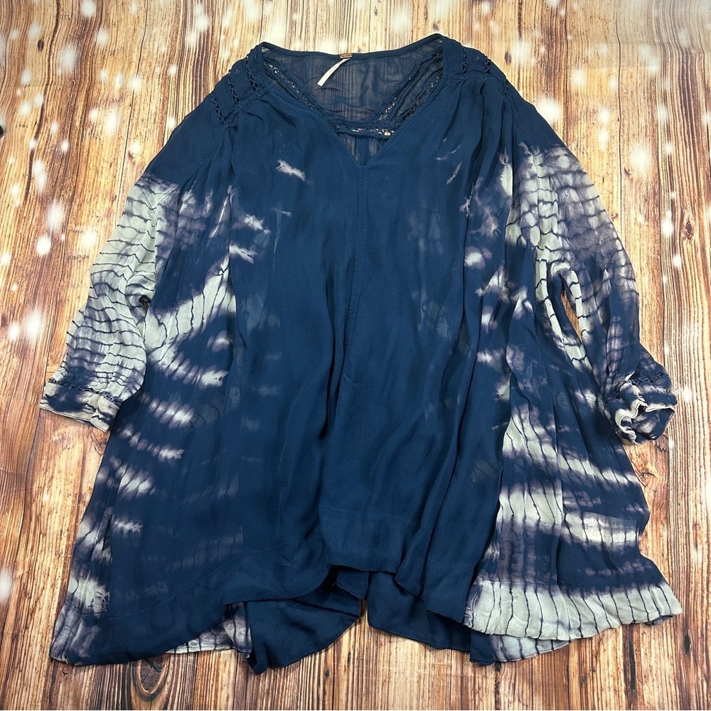 Free people tie dye over sized top/blouse crochet details size Medium - Picture 9 of 16